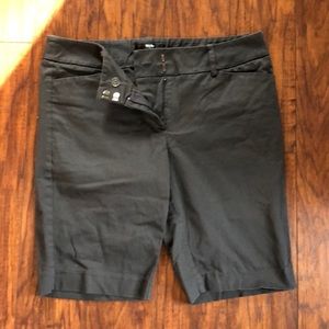 Bermuda shorts mossimo size 8 stretch